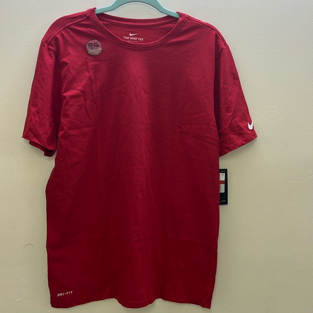 Nike Man Red T-Shirt Size L NWT